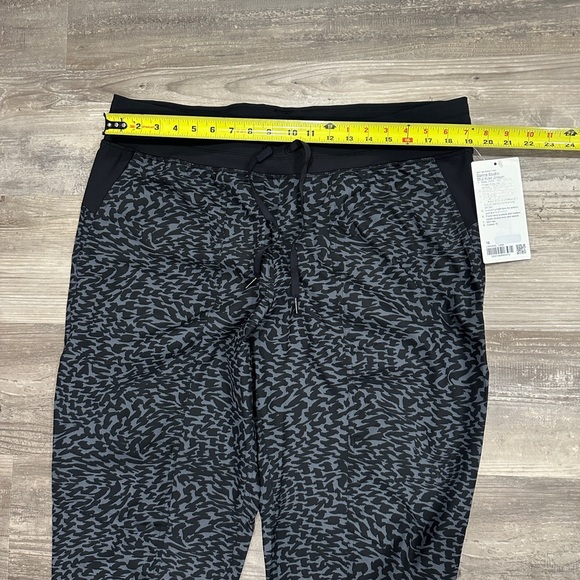 Lululemon Dance Studio Mid-Rise Jogger  Leopard Warp Black Multi sz 16 - Picture 4 of 11